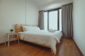 Muji Home 1 - Sea and City View 2BR at 218 Tropicana NEAR Komtar FoodHeaven with Netflix & TV Box